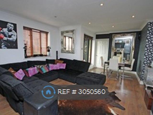 Central Kingston Caversham House, Kingston KT1, 1 bed flat to rent, £1,650 pcm | PrimeLocation