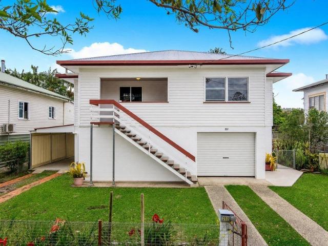 Central Lismore Location