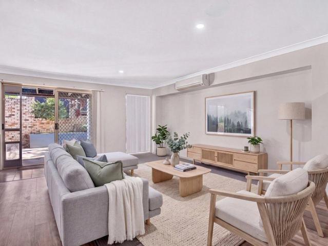 CENTRAL LIVING WITH PRIVATE COURTYARD!
