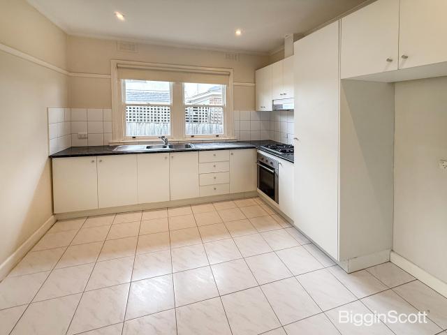 Central Living: Stylish Two Bedroom Unit!