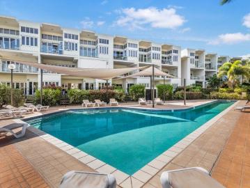 Central location, Marina & Ocean Views