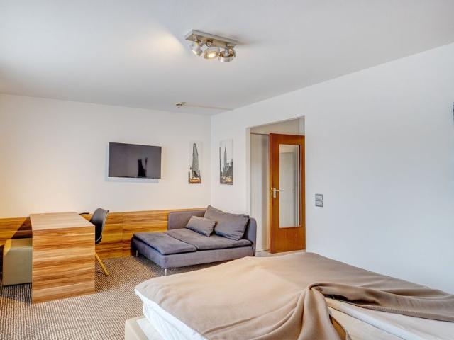 Central location near main station: Apartment within hotel