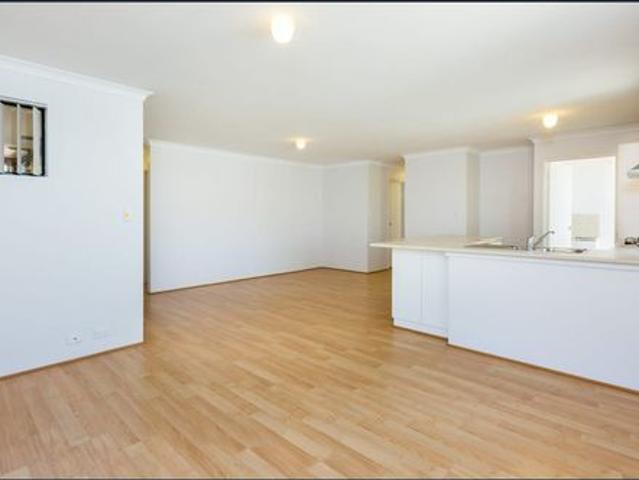 CENTRAL LOCATION CLOSE TO TRANSPORT AND SHOPS *Open Tues 27/10 4pm to 4.20pm