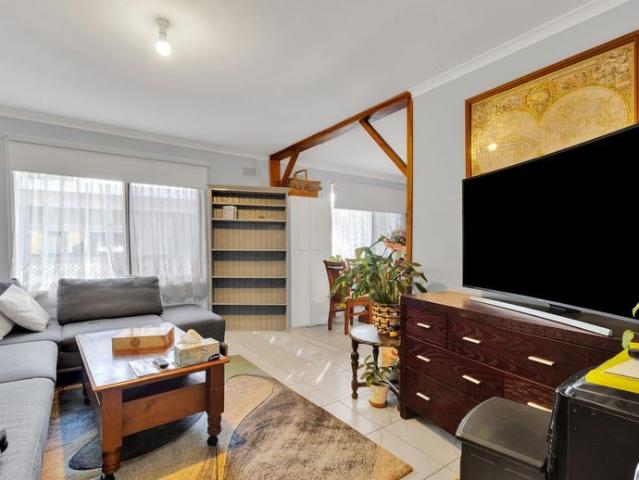 Central Location to Killarney Vale