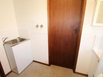 Warrnambool, Woolsthorpe - Garden, Parking