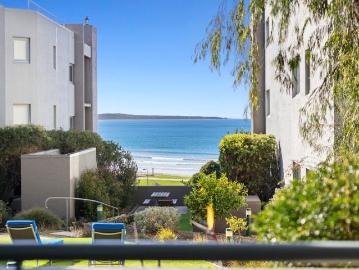 Apartment for sale in Lorne, Surf Coast - Garden