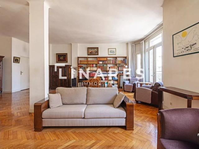 CENTRAL PARADIS Appartement T4 de 158m2 Balcon Cave 2 c