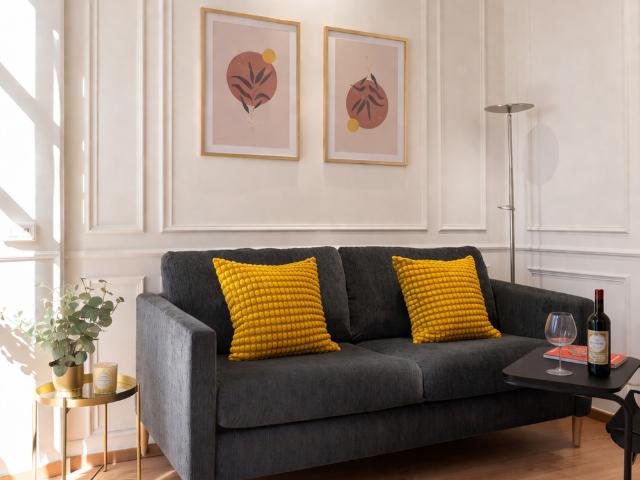 Central Paris Flat near Louvre – Lift & Fast WiFi