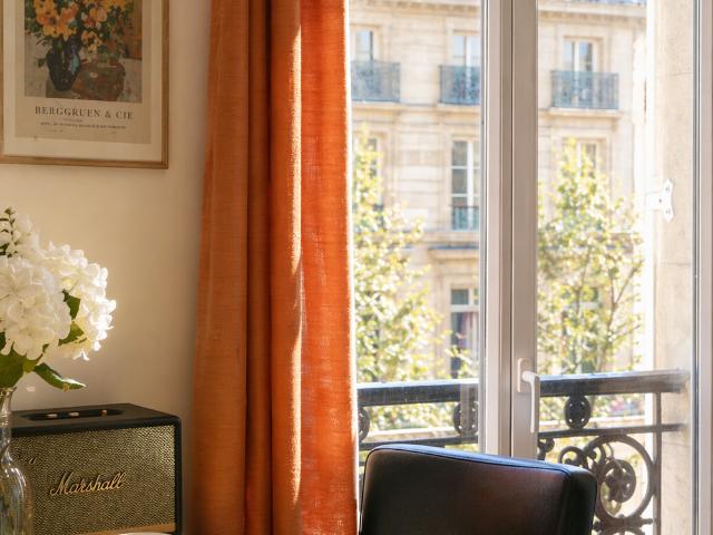 Central Paris 2BR – Walk to Marais & Opera
