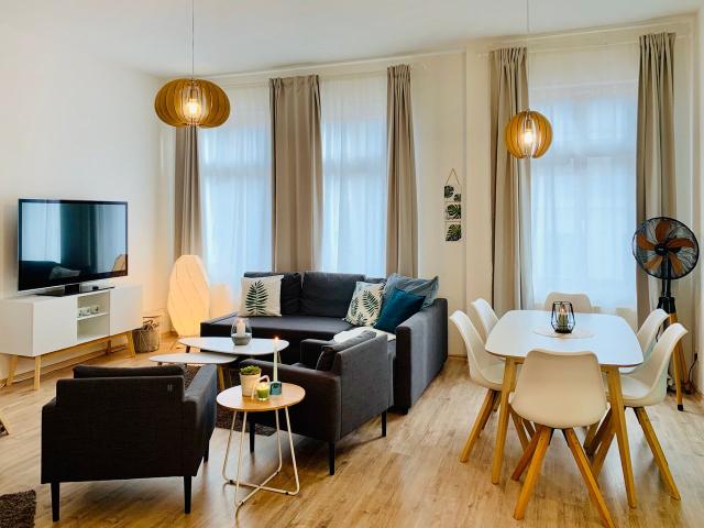 Central period apartment with balcony near University Hospital & Karli, Leipzig Amsterdam Apartments for Rent