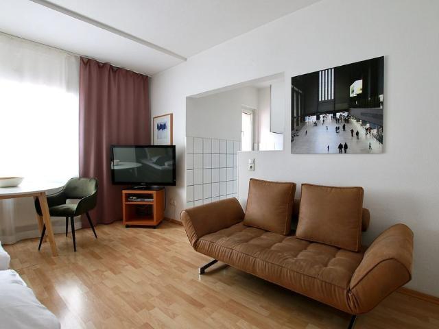 Central place: Apartment mitten im Belgischen Viertel Video Online