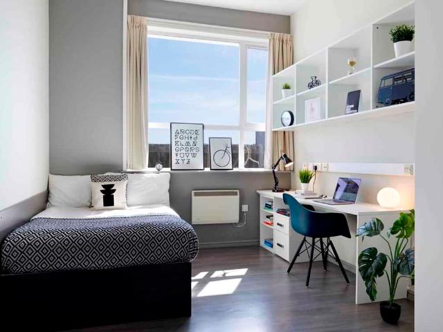 Central Point, Plymouth Has an Apartment
