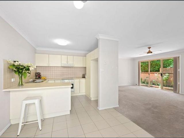 Central Positioning. Attractive, Level Living