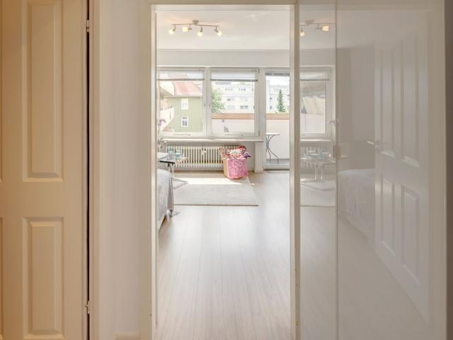 Central & quiet nicely furnished rental in Neuhausen