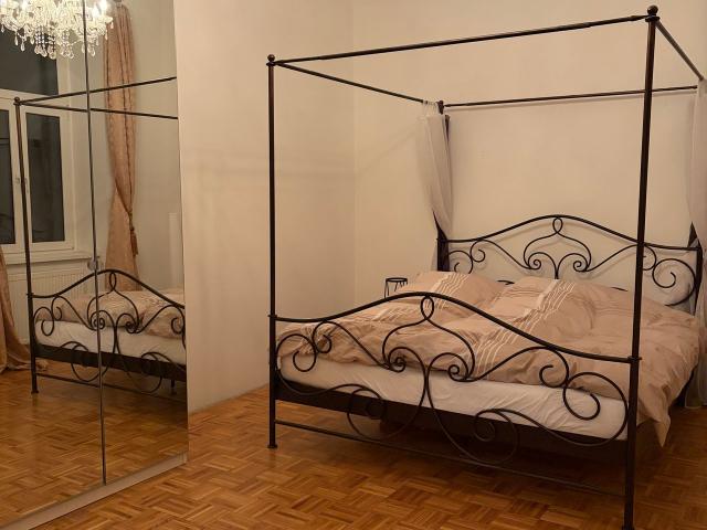 Central & Quiet Apartment in the City Center with Cleaning Service, Vienna Amsterdam Apartments for Rent