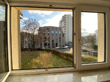 Central, Quiet & Furnished 2 Room Apartment with Terrace and Garden