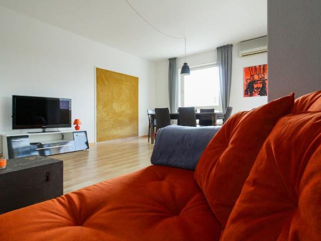 Central, quiet living at Karlsruhe main station with 3 bedrooms, Karlsruhe Amsterdam Apartments for Rent