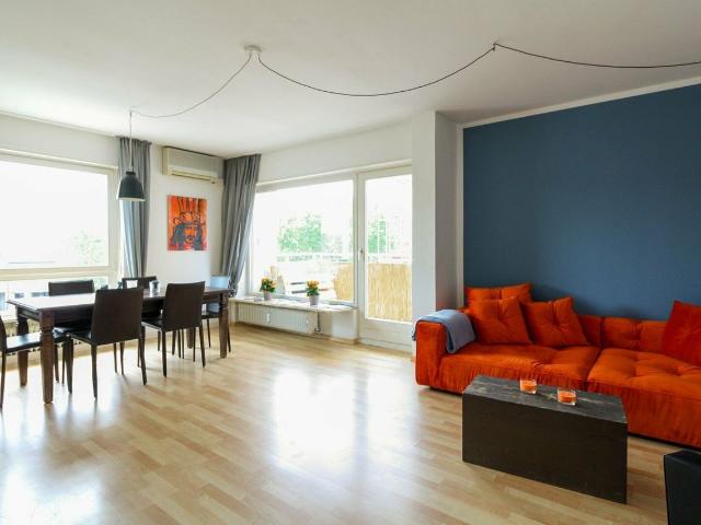 Central, quiet living at Karlsruhe main station with 3 bedrooms, Karlsruhe Amsterdam Apartments for Rent