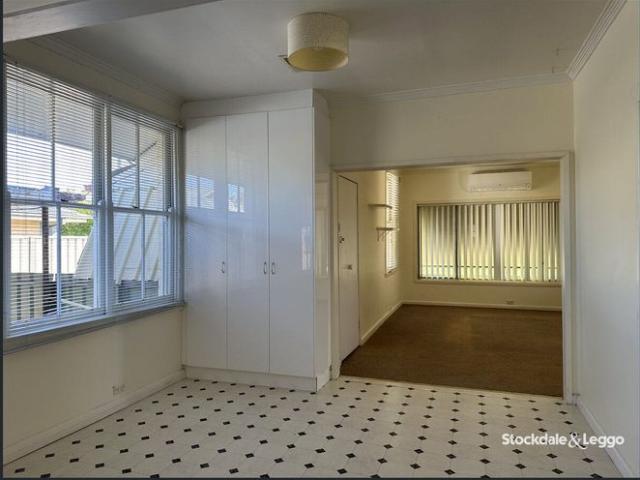 CENTRAL REFURBISHED 2 BEDROOM HOME