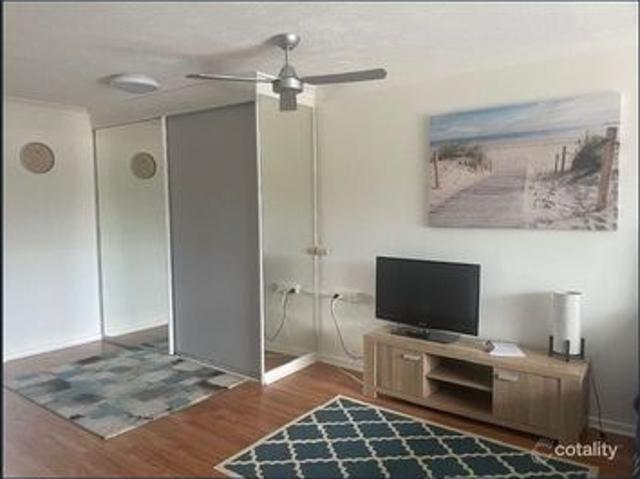 CENTRAL STUDIO APARTMENT
