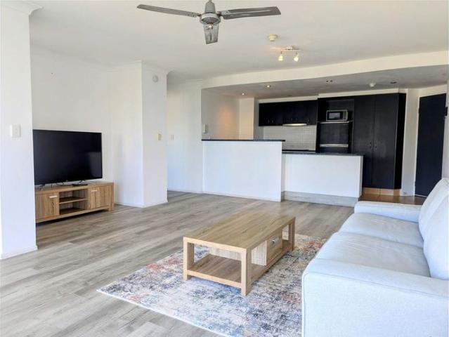 Central Surfers Paradise 100 m2 extra Large furnished 2 bedroom 2 bathroom apartment