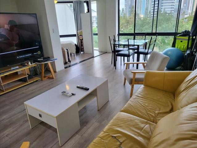 Central Surfers Paradise large furnished 1 bedroom unit plus study
