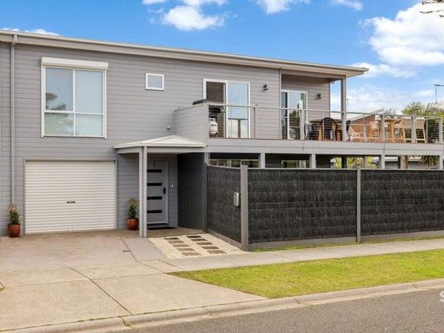 Central San Remo Location with Bay Views
