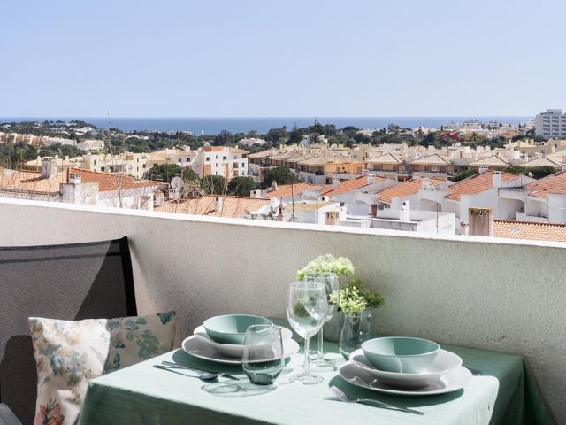 Central Sea view, with pool, AC and tennis court