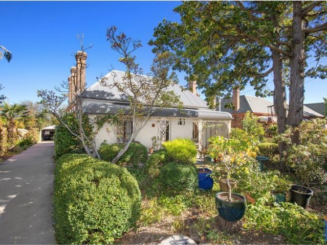 CENTRAL SOUTH COTTAGE