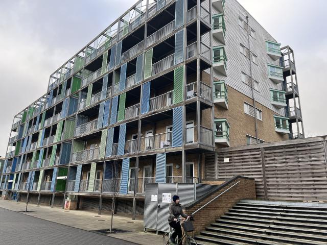 Central South Facing Modern One Bedroom Apartment with Secure Parking