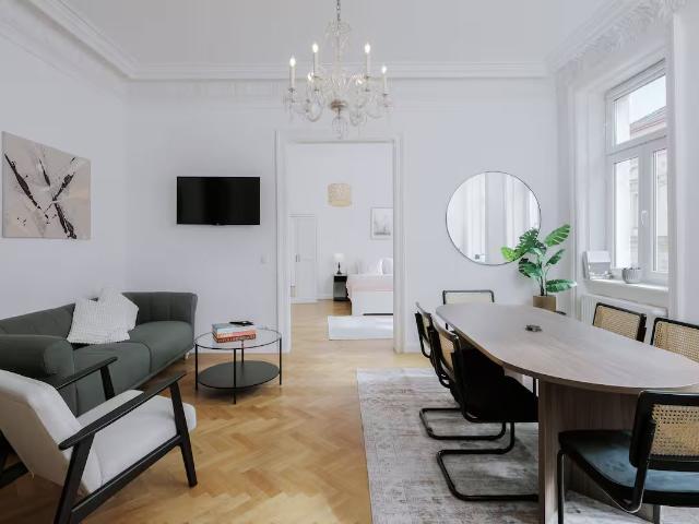 Central & Spacious 3BR + 2,5 baths in very best location, right by Metro, in beautiful traditional building, fully renovated, Vienna Amsterdam Apartments for Rent