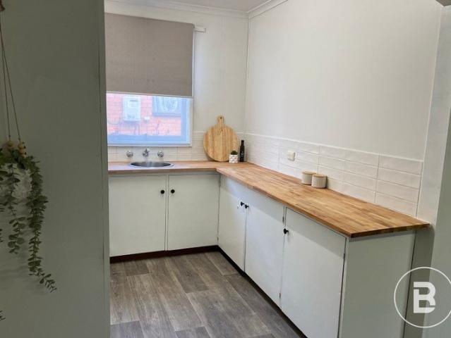 CENTRAL TWO BEDROOM FLAT IN BALLARAT