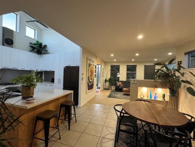 Central Torquay Townhouse