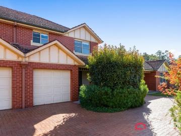 Central Townhouse in popular complex