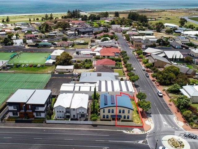 CENTRAL TOWNHOUSE INVEST IN KINGSTON SE!