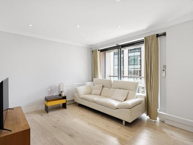 Central Tower, 300 Vauxhall Bridge. 2 bed flat to rent £3,250 pcm £750 pw