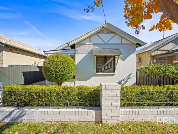 Central Wagga Charmer