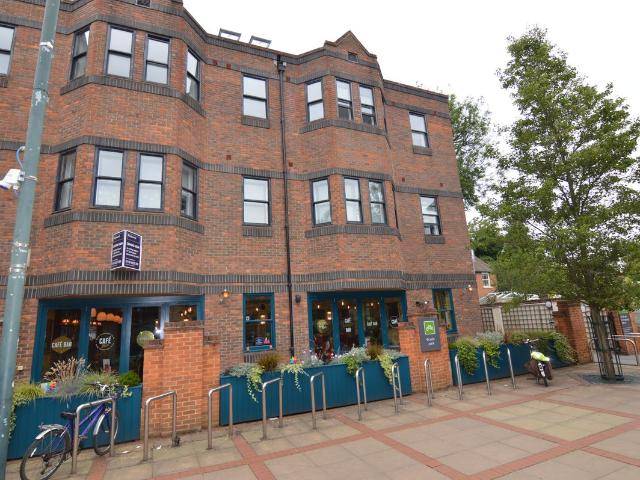 Central Walk, Wokingham RG40, 1 bed flat to rent, £1,150 pcm | PrimeLocation