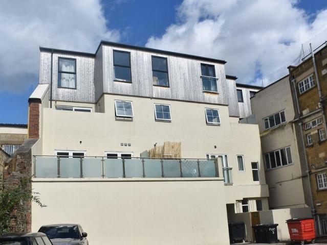 Central Yeovil, Somerset BA20, 1 bed flat to rent, £745 pcm | PrimeLocation