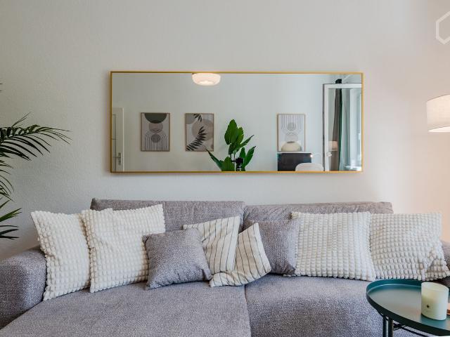 Central 2 Room Flat | 2 Workspaces · Balcony · Garden, Berlin Amsterdam Apartments for Rent