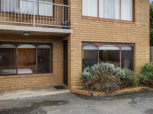 CENTRAL 2 BEDROOM UNIT