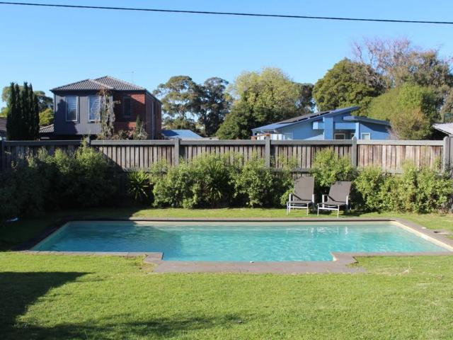 Central 3 Bedroom Family Home with a Pool!
