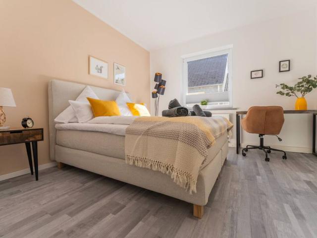 Central 75m² Apt. | Kicker & Comfort, Wuppertal Amsterdam Apartments for Rent