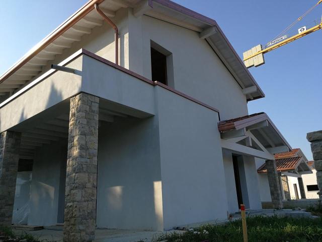 CENTRALE COLLINARE 5 vani 221mq