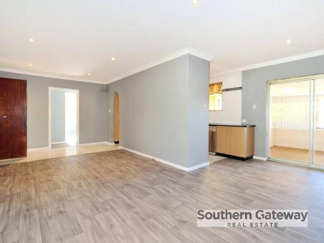 CENTRALLY LOCATED 4x1