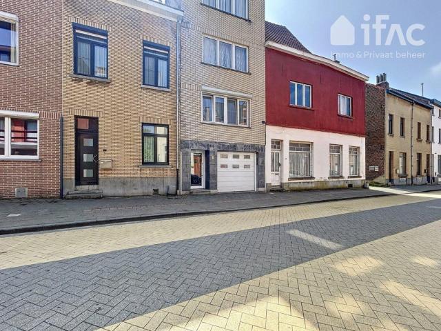 Centrally located 1 bedroom apartment