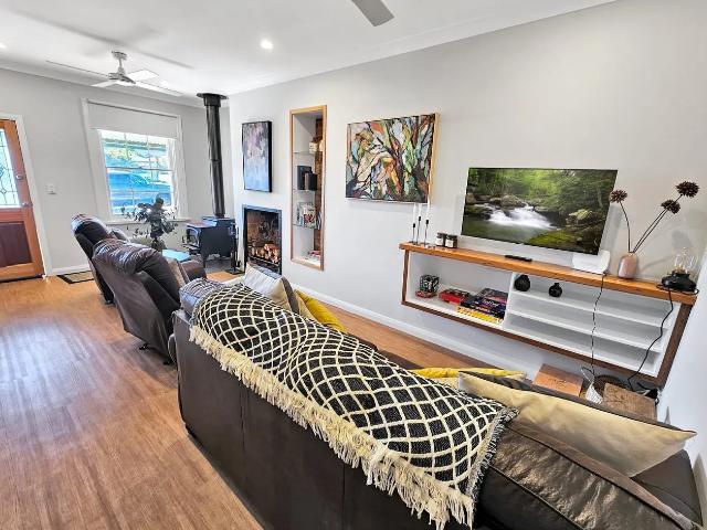 Centrally Located 2 Bedroom Beauty