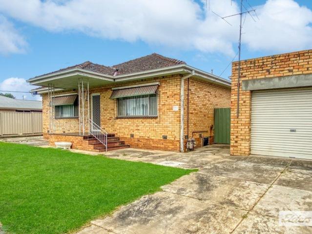 Centrally Located 2 Bedroom Duplex