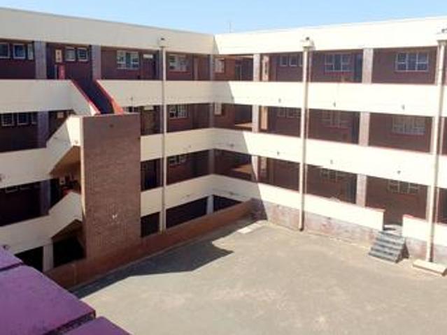 centrally located 2 bedroom flat in.