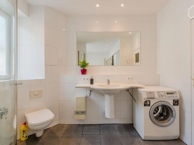 Centrally located 2 room apartment 80 sqm in Moabit with balcony and private parking space, Berlin Amsterdam Apartments for Rent
